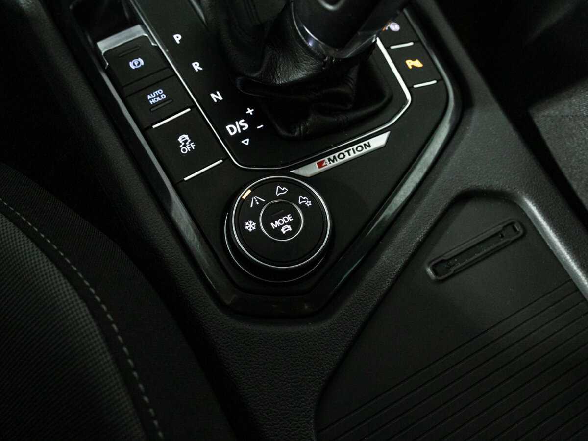 Купить Volkswagen Tiguan с пробегом. Фото: #19