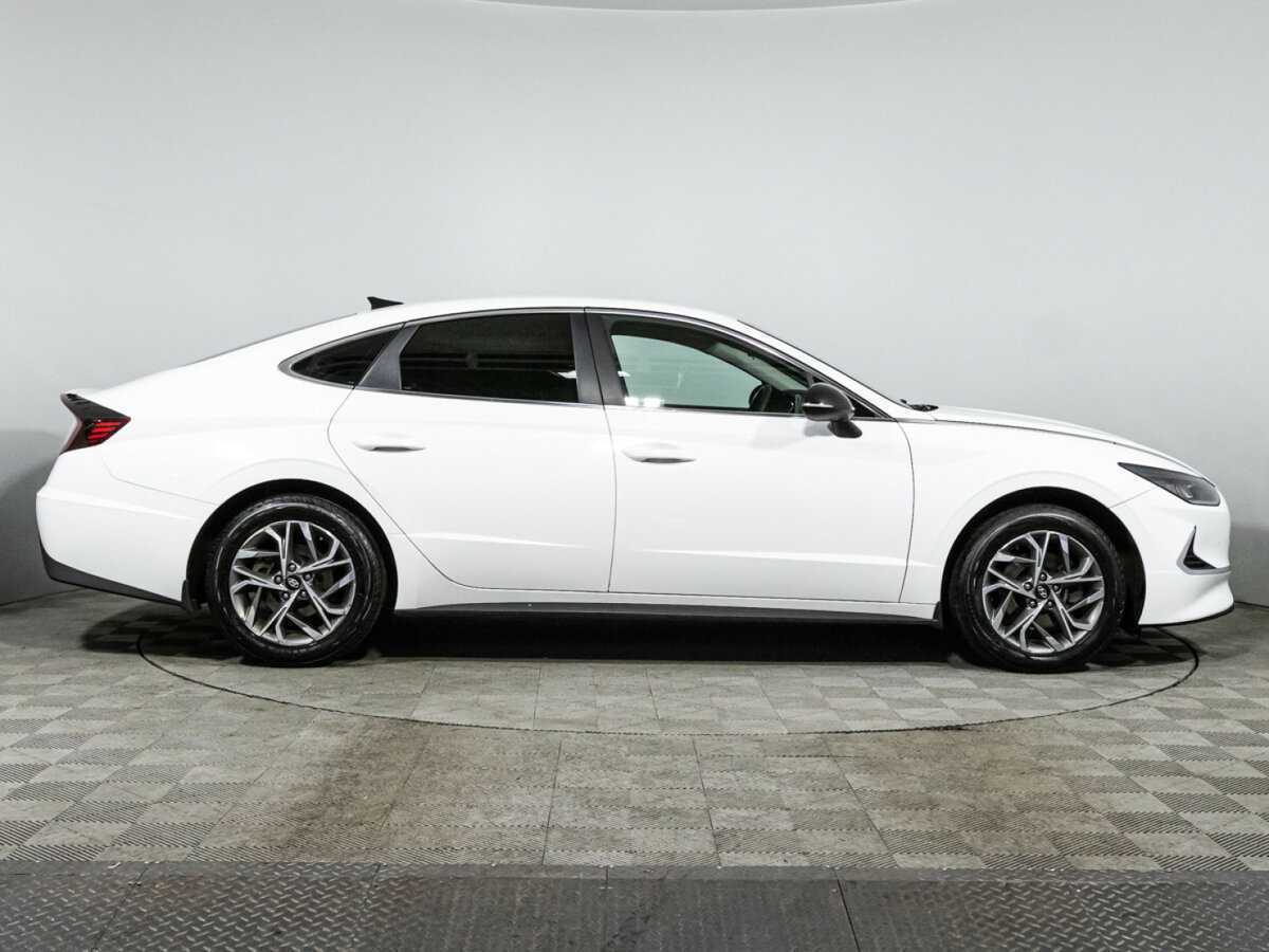 Купить Hyundai Sonata с пробегом. Фото: #3