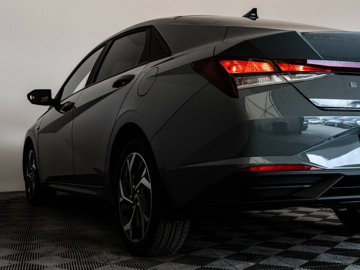 Купить Hyundai Elantra с пробегом. Фото: #8