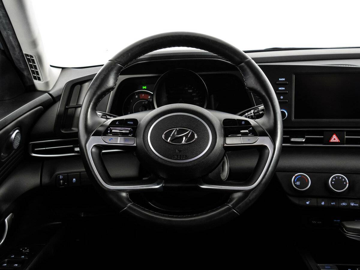 Купить Hyundai Elantra с пробегом. Фото: #12
