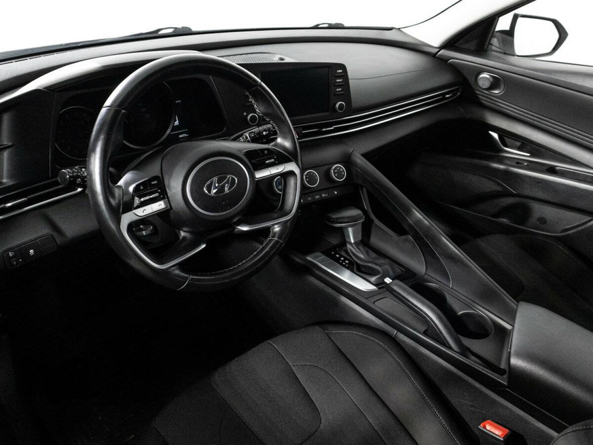 Купить Hyundai Elantra с пробегом. Фото: #10