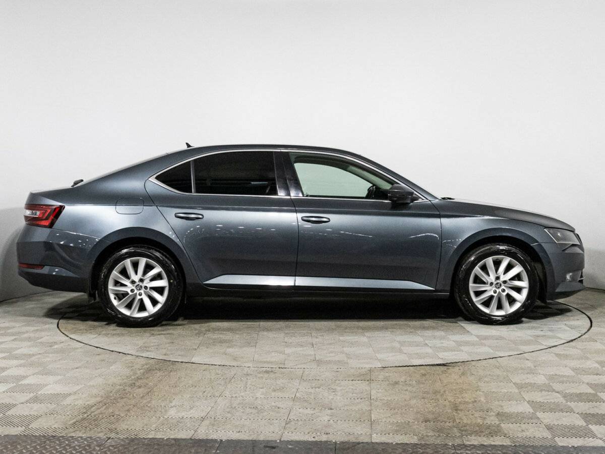 Купить Skoda Superb с пробегом. Фото: #3