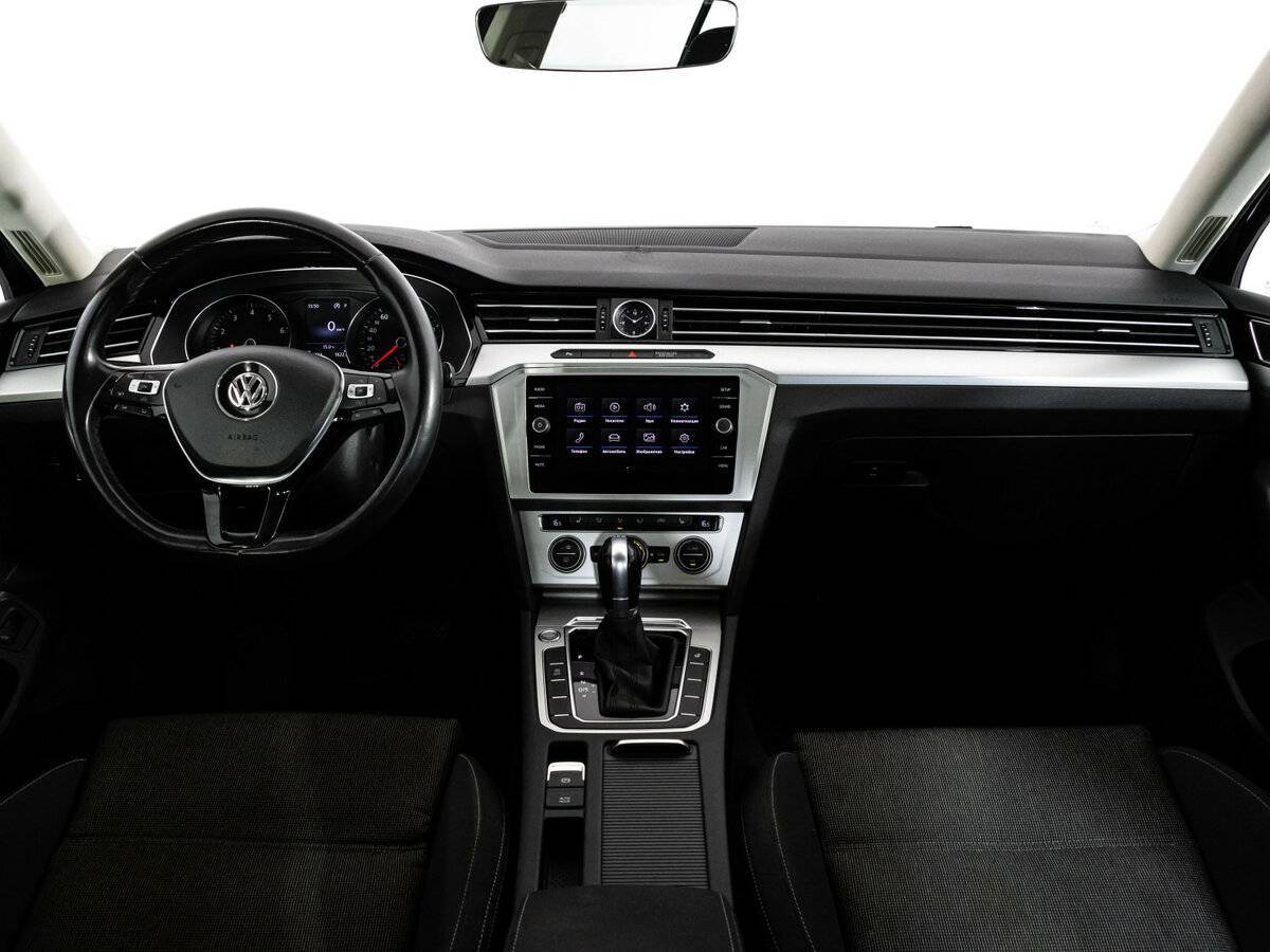 Купить Volkswagen Passat с пробегом. Фото: #8