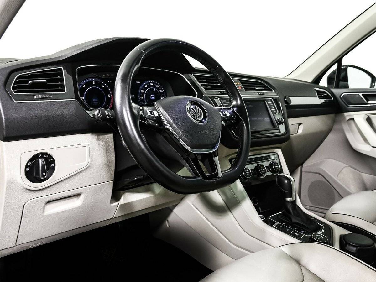 Купить Volkswagen Tiguan с пробегом. Фото: #12