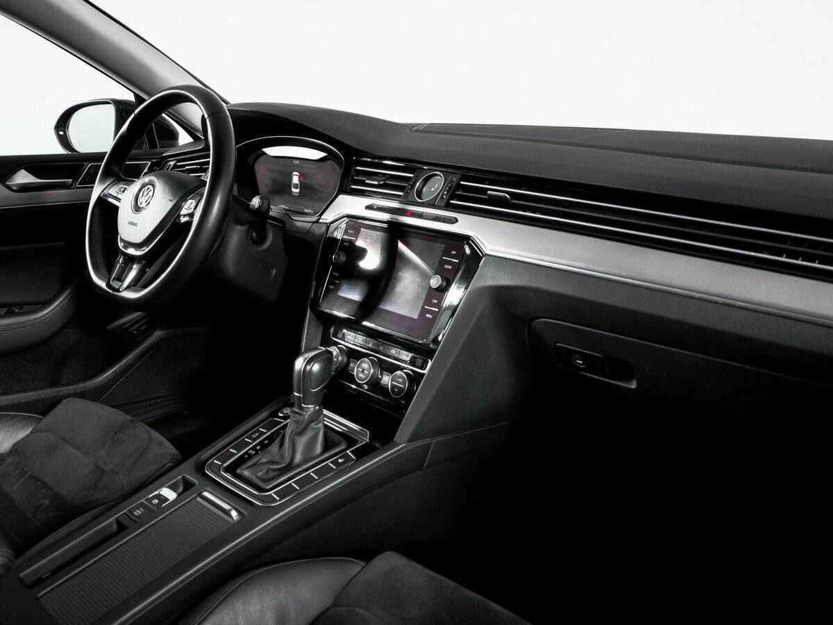 Купить Volkswagen Passat с пробегом. Фото: #8