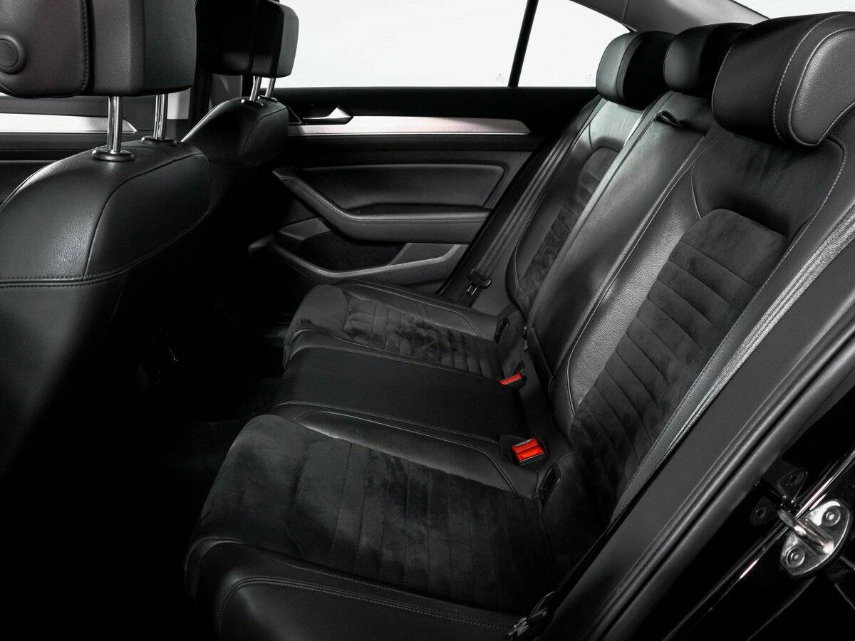 Купить Volkswagen Passat с пробегом. Фото: #9