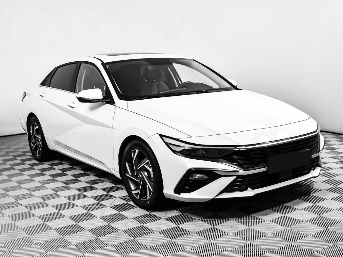 Купить Hyundai Elantra с пробегом. Фото: #2