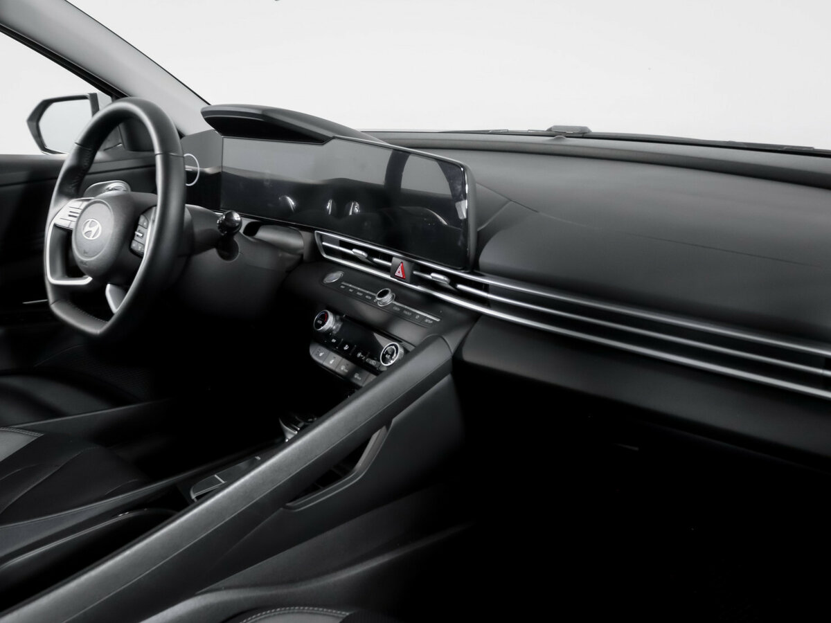 Купить Hyundai Elantra с пробегом. Фото: #6