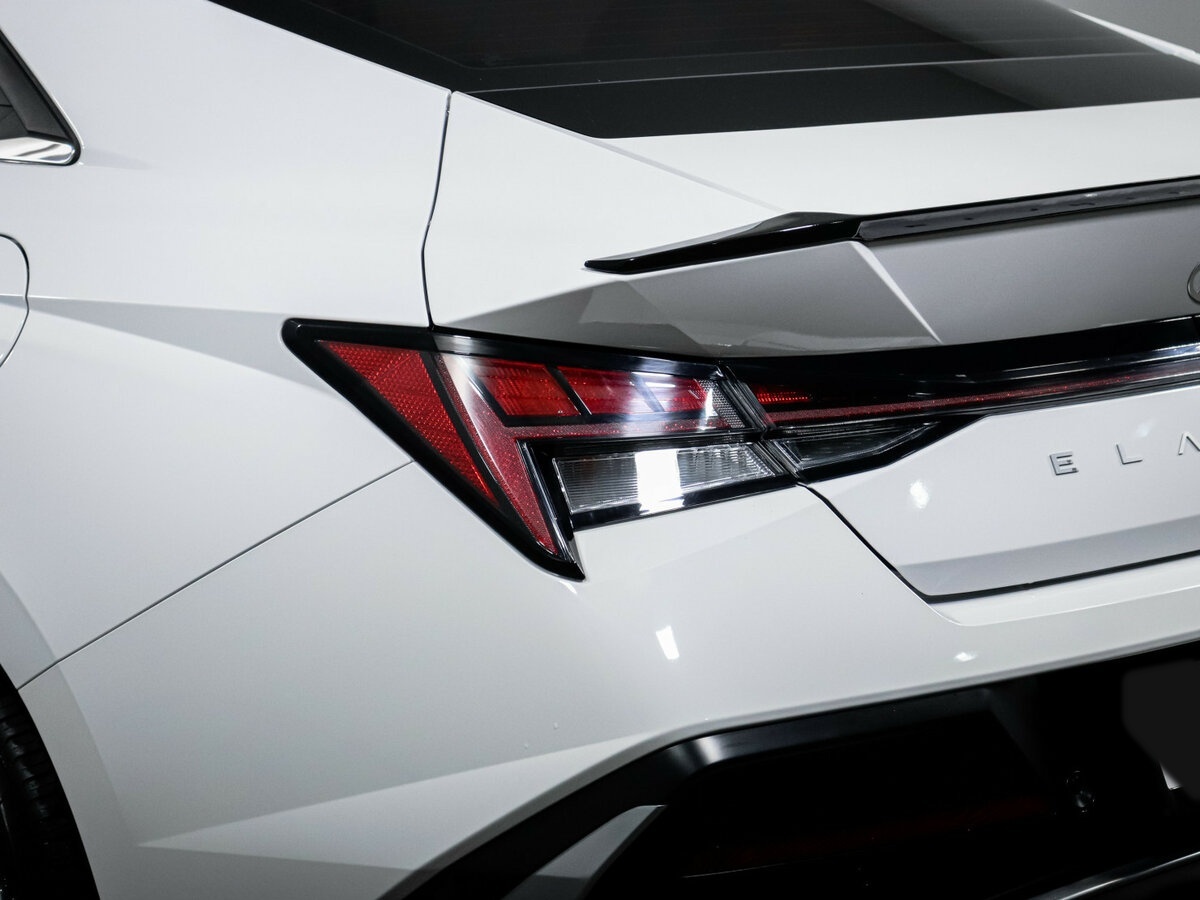 Купить Hyundai Elantra с пробегом. Фото: #13