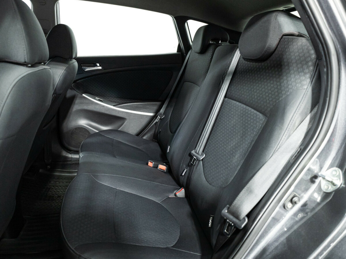 Купить Hyundai Solaris с пробегом. Фото: #9